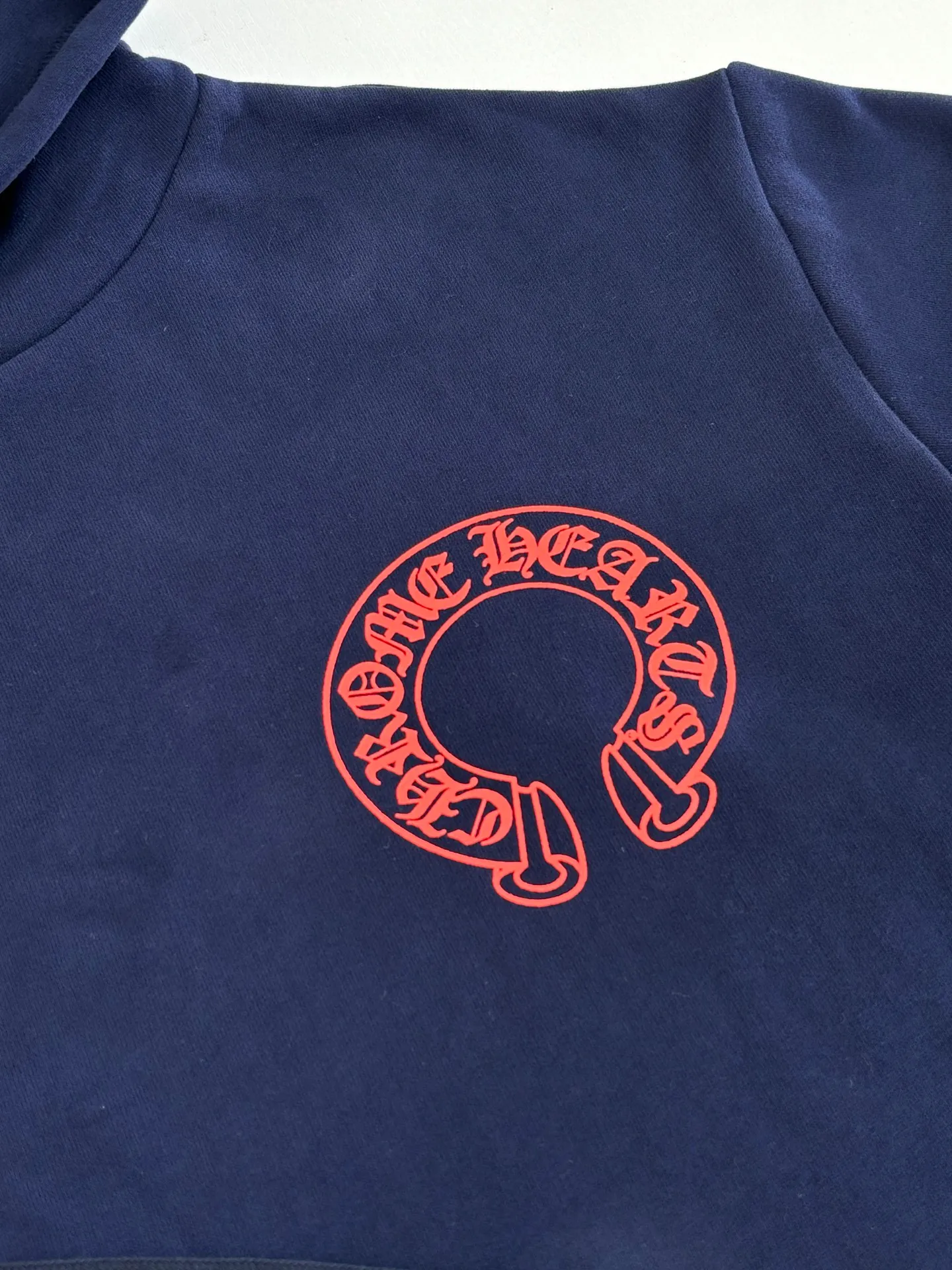 P440 Chrome Heart*/Chrome Heart Horseshoe printed hooded sweatshirt, Australian velvet satin technical cotton, using glue printing. The printing has been modified by the film screen three times. The fabrics have been washed and have a better hand feel. Not easy to deform, not easy to shrink, not easy to fade. Size: S/M/L/XL